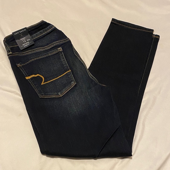 NWT American Eagle skinny low rise super stretch power fit jeans size 12 - Picture 1 of 15